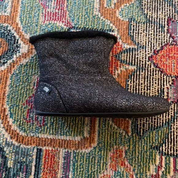 Black Sarah Glimmer Shearling Boot sz 8 - Picture 4 of 9
